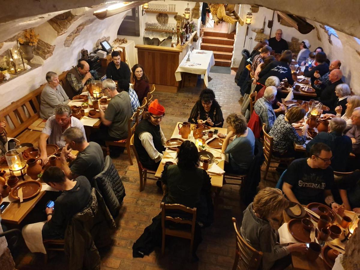 Landgasthaus "Zum Engel" Neuleiningen Exterior foto