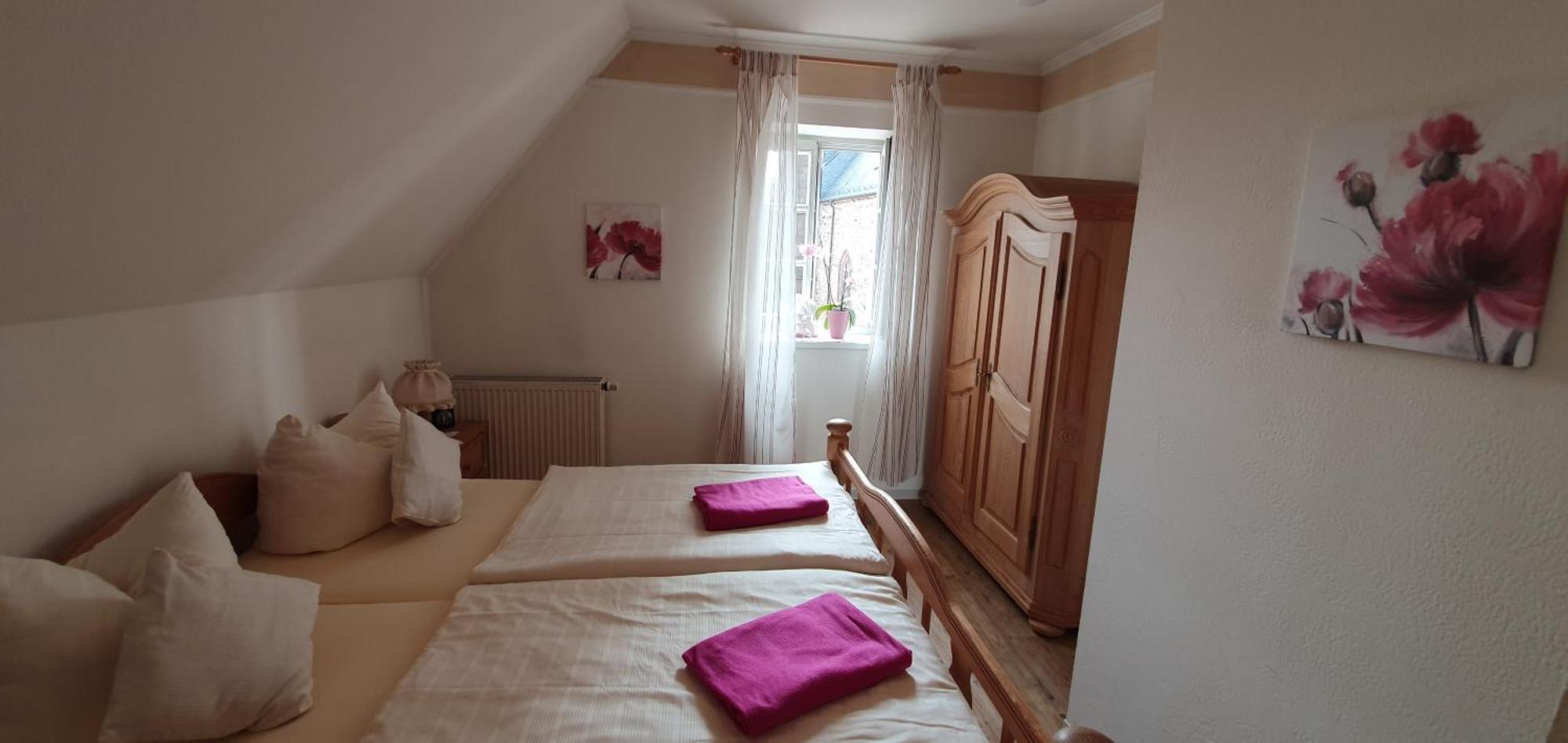 Landgasthaus "Zum Engel" Neuleiningen Cameră foto